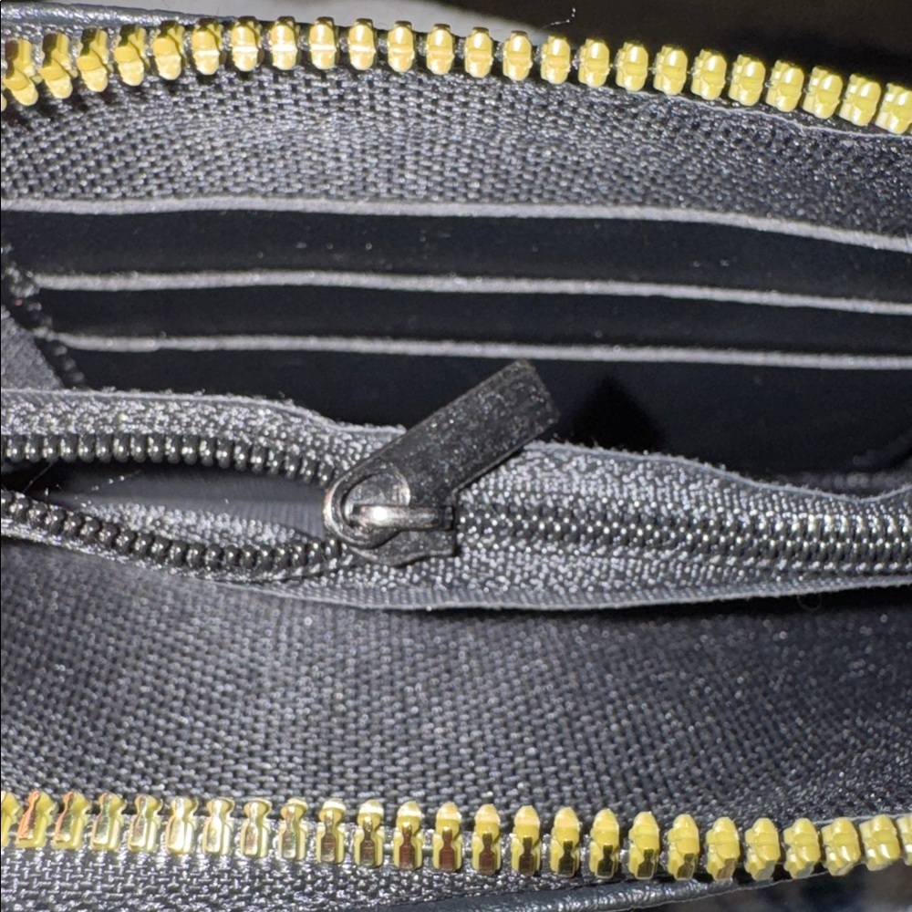 RFID Blocking Wristlet Clutch - Picture 3 of 4